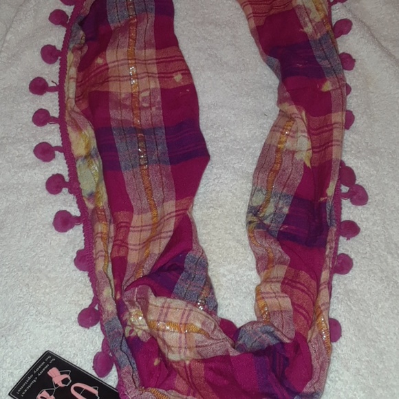 Scarf - Picture 2 of 2